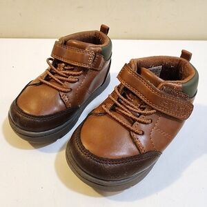 Carter's baby's brown booties size 5.5M